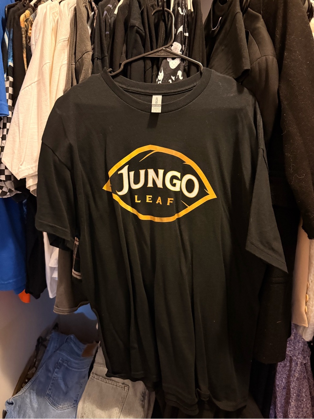 Jung Leaf Black Short-Sleeve Logo Tee